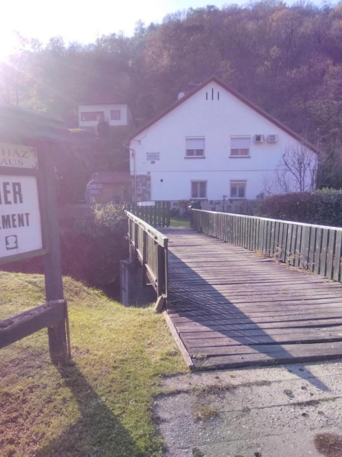 Pereszlenyi Vendeghaz Otel Visegrád Dış mekan fotoğraf