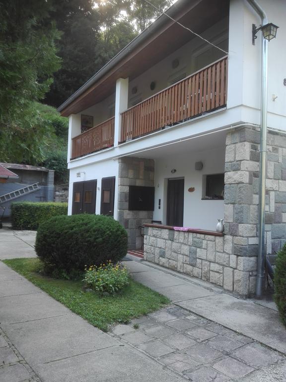 Pereszlenyi Vendeghaz Otel Visegrád Dış mekan fotoğraf